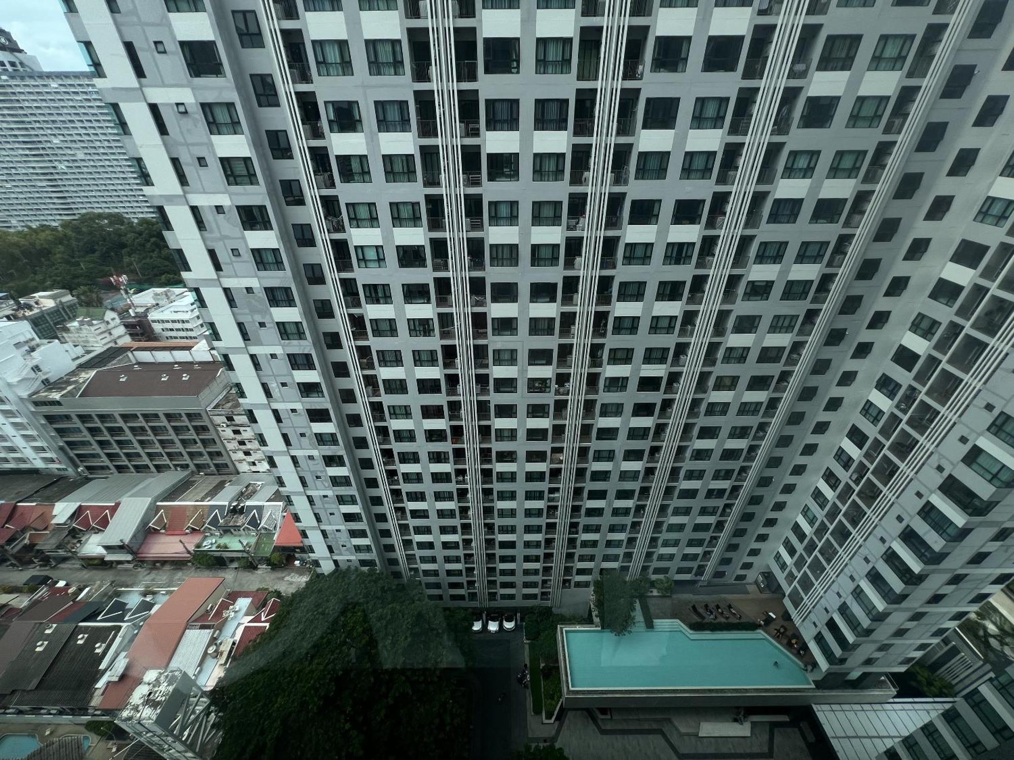 The Base Central Pattaya By Mickey Exteriör bild
