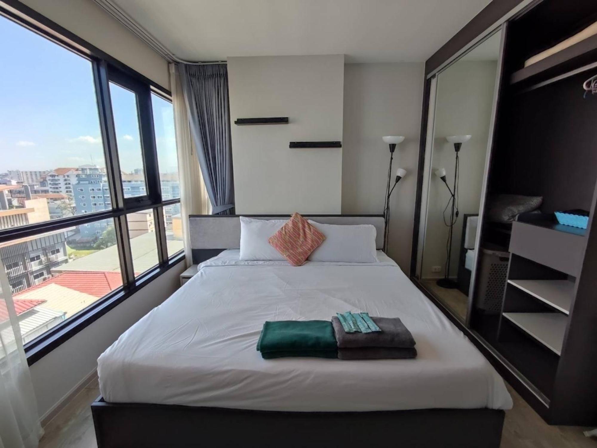 The Base Central Pattaya By Mickey Exteriör bild