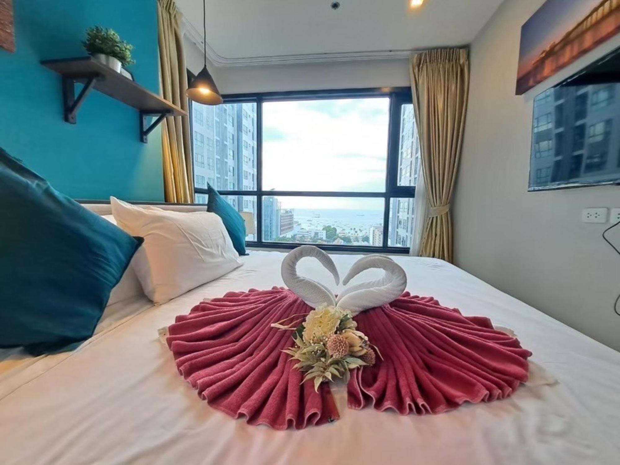 The Base Central Pattaya By Mickey Exteriör bild