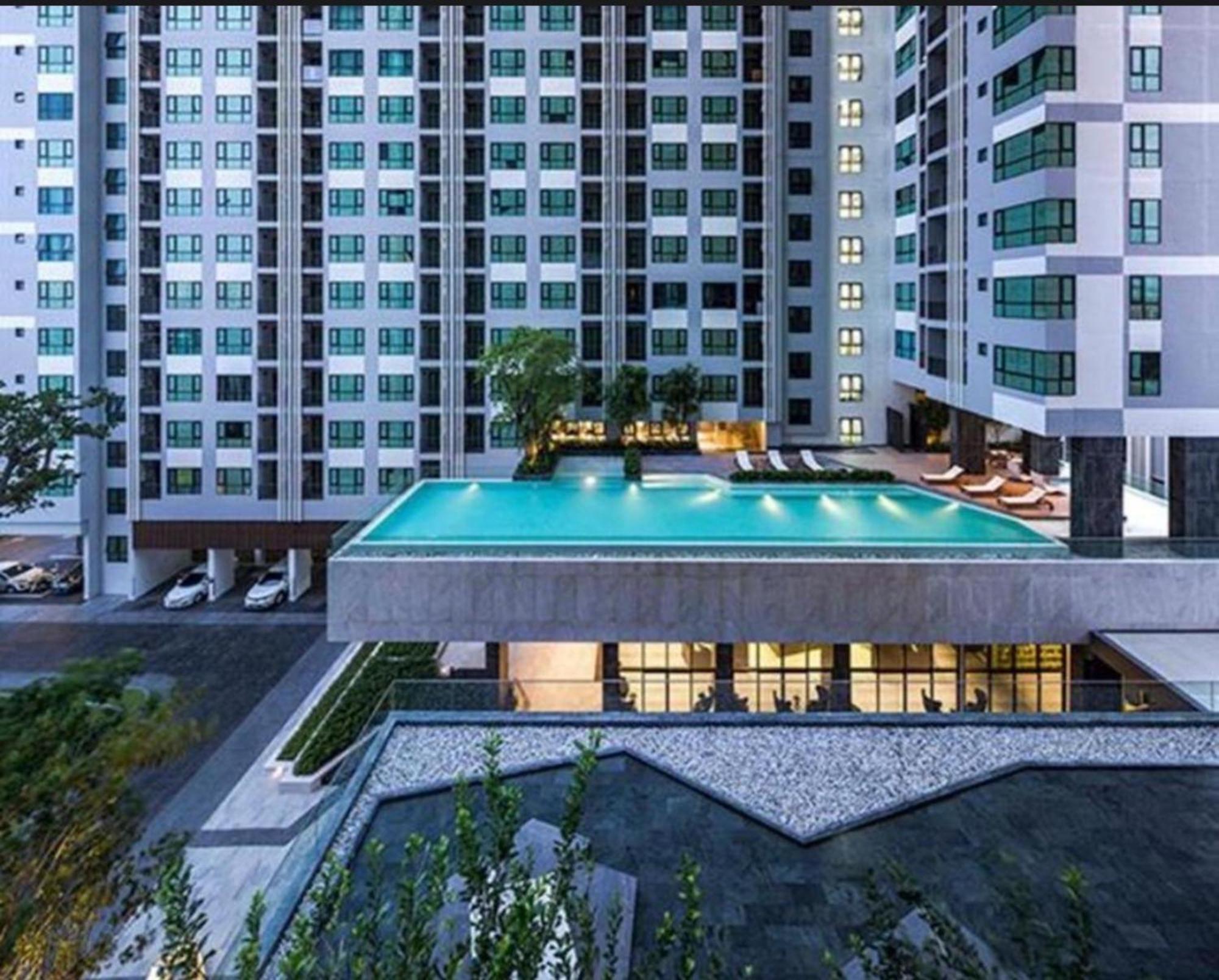 The Base Central Pattaya By Mickey Exteriör bild
