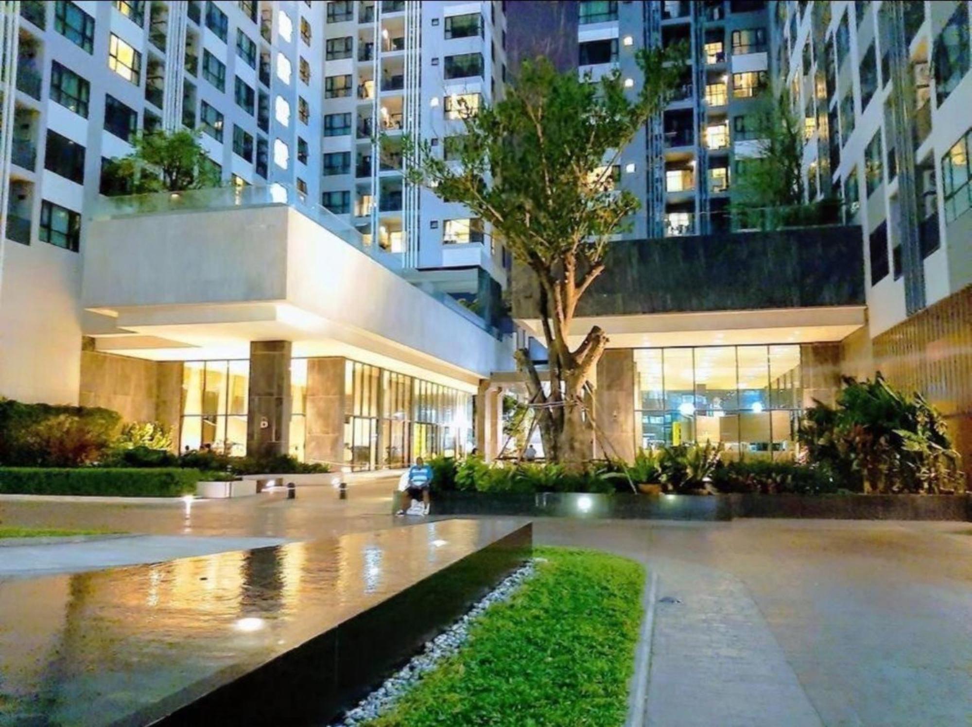 The Base Central Pattaya By Mickey Exteriör bild